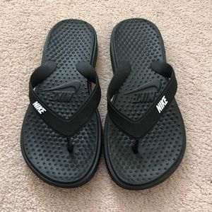 NWOT Women’s NIKE Thong Flip-Flop